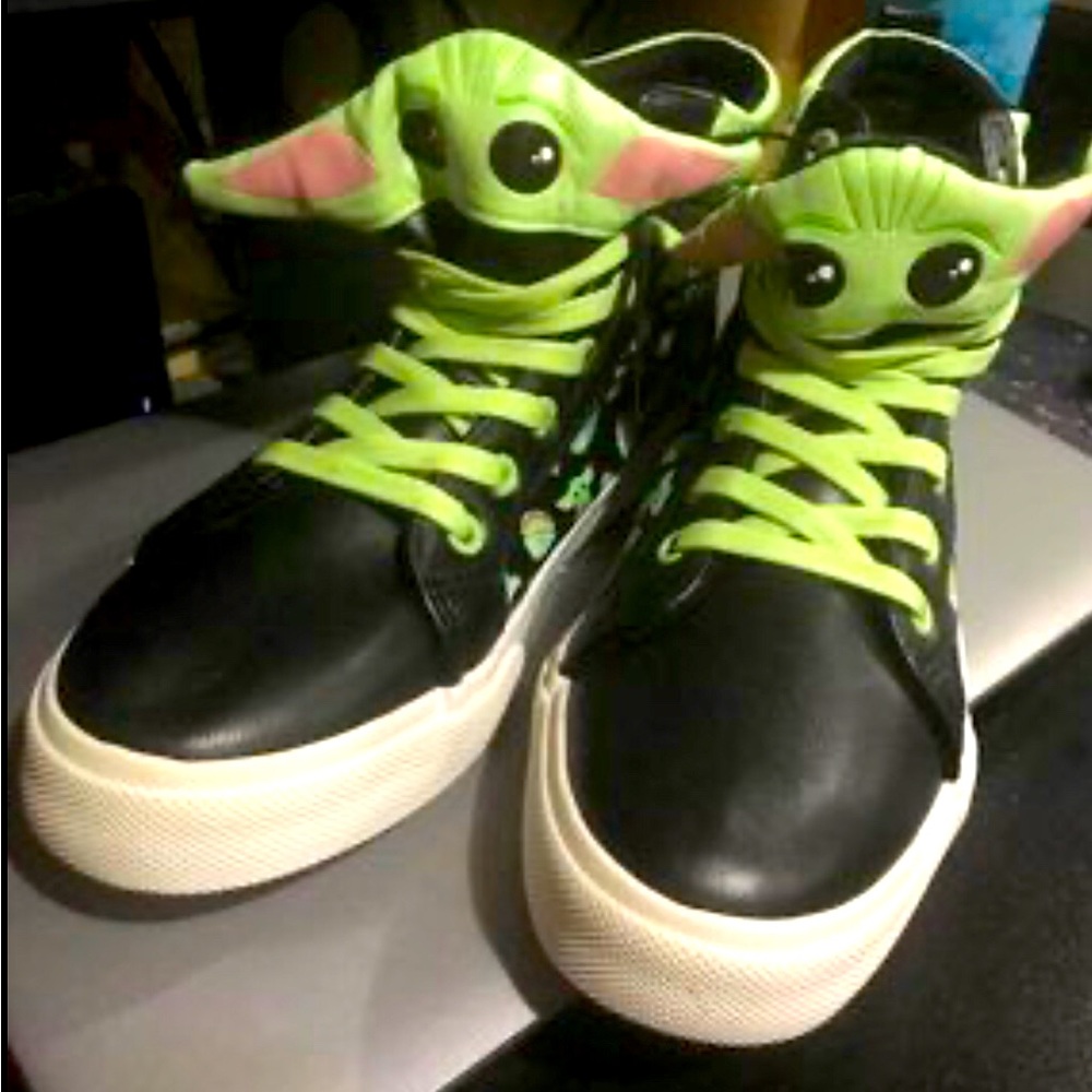 Mandalorian Grogu tennis shoes